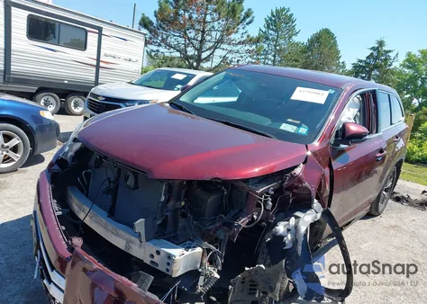 2019 Toyota Highlander Le из США, поврежденный, VIN 5TDBZRFH4KS709661